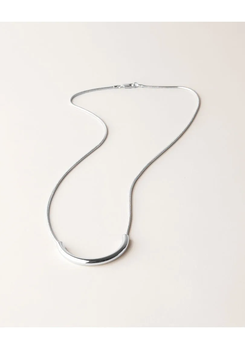 Arch Necklace