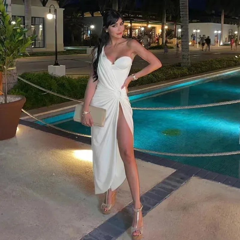 Beach Slim Out One 2024 Sleeveless Party New Elegant Hollow Shoulder White Bodycon Dress