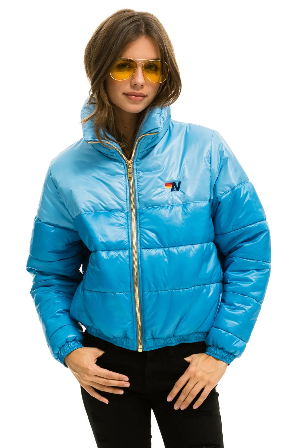 COLOR BLOCK HALF AND HALF APRES PUFFER JACKET - SKY GLOSSY