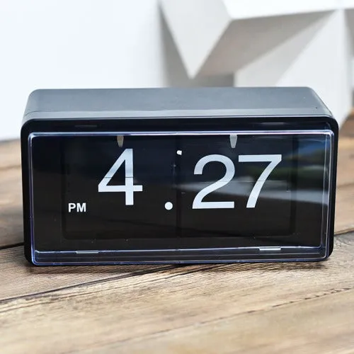 Elegant Retro Auto Flip Desk Clock