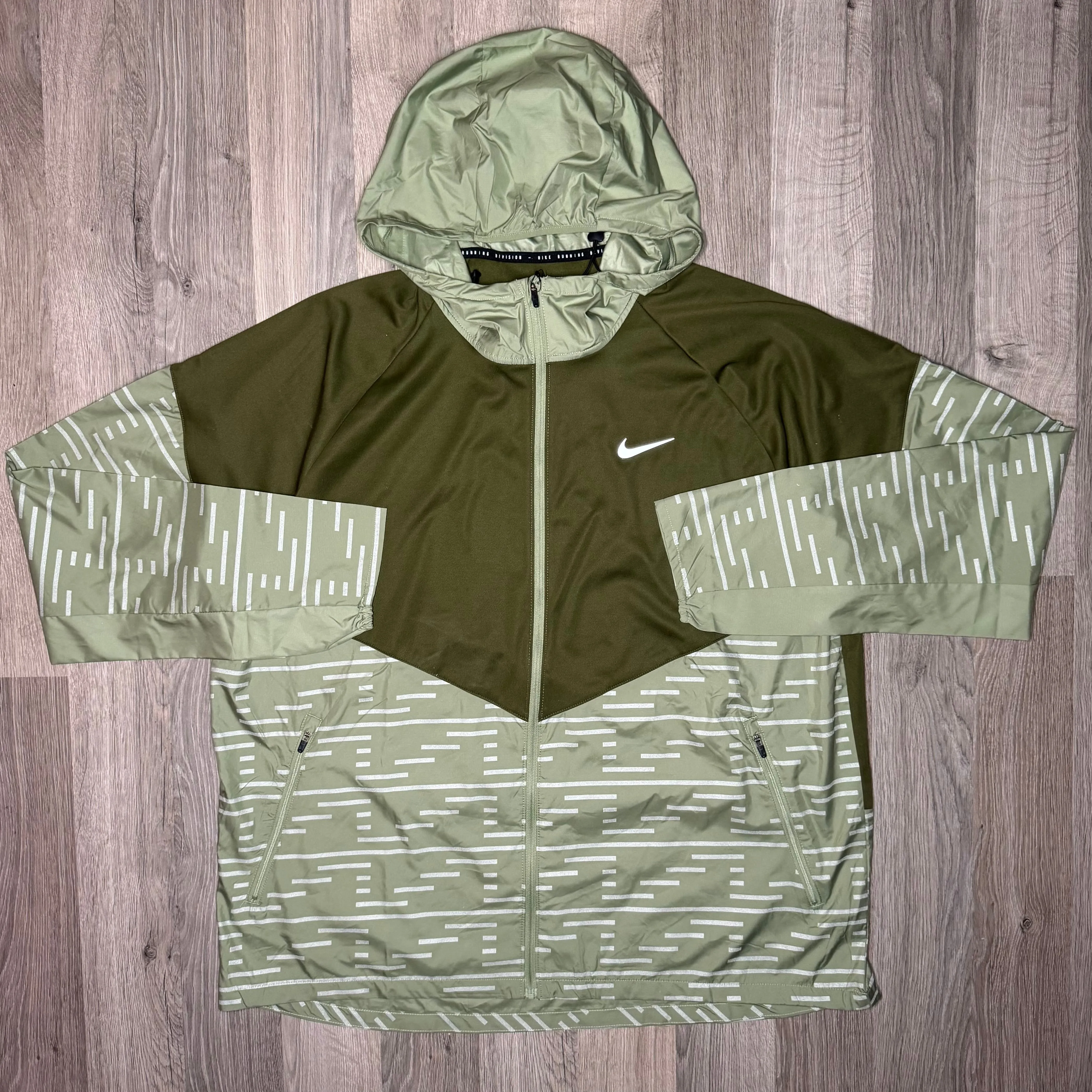 Nike Flash Run Division Windrunner Khaki