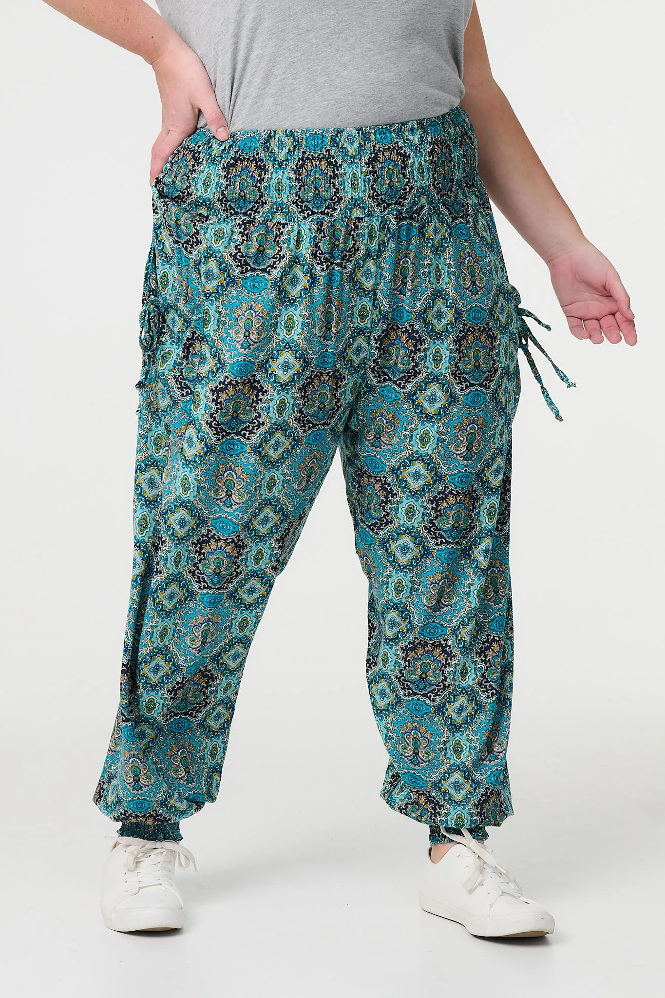 Printed Pull On Tapered Pants