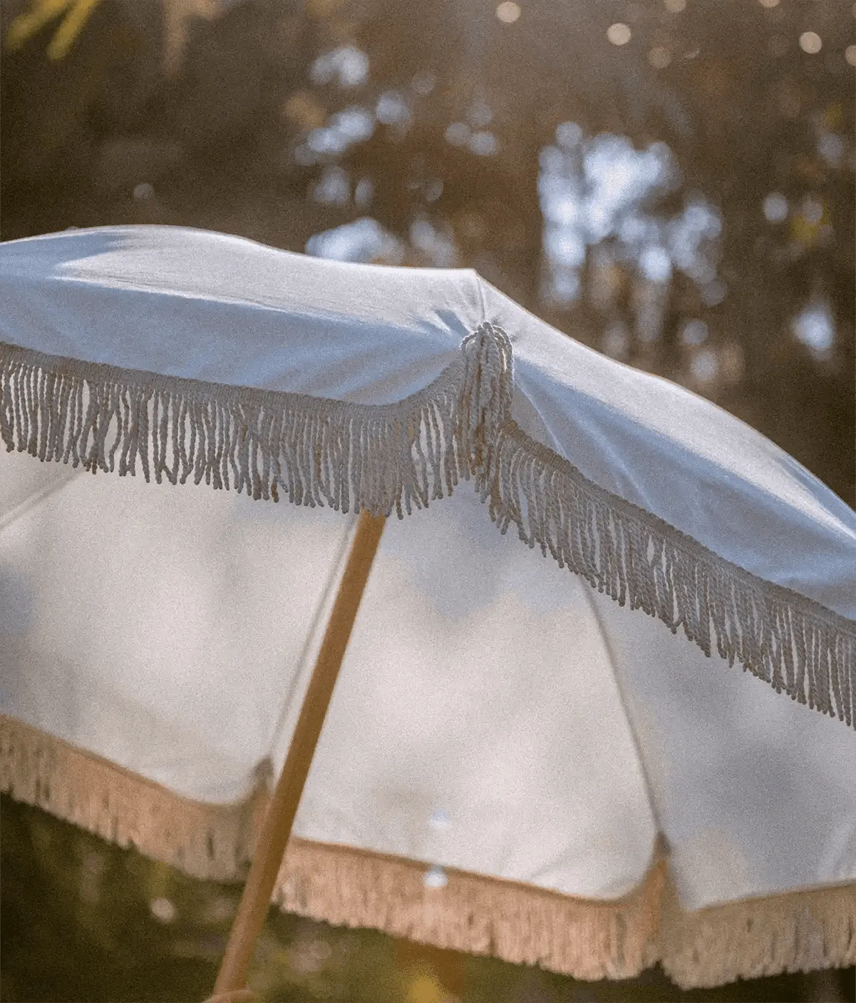 XL Shell-White Tasseled Umbrella